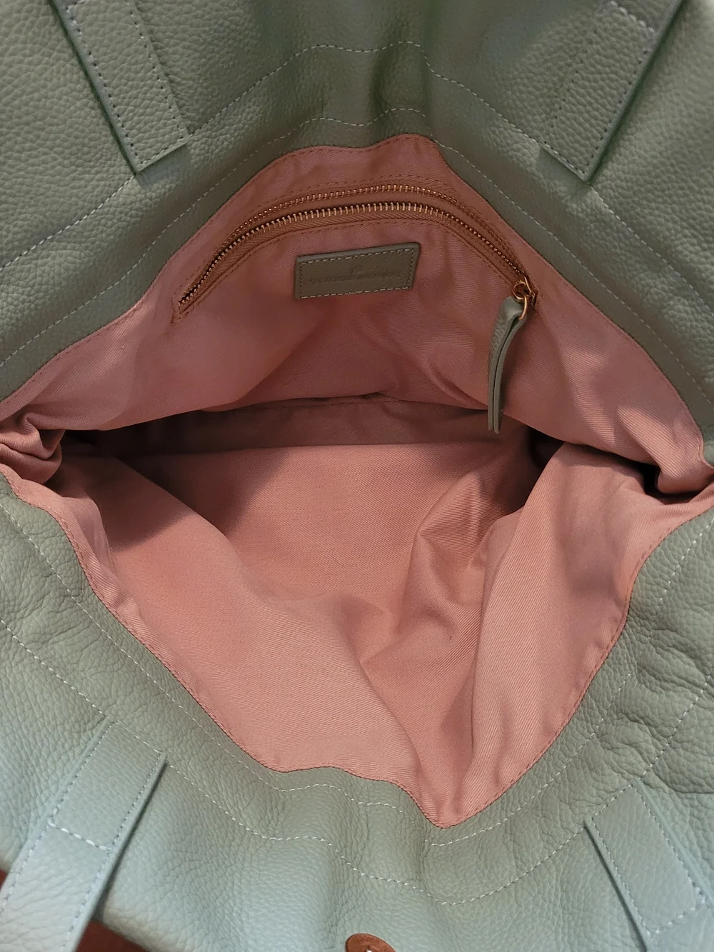 Tote Le Monde Large Soft Pebbled Leather Sage Green Shoulder Tote